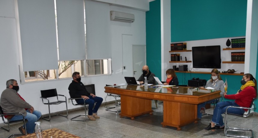EL MUNICIPIO ADQUIRIRÁ UN NUEVO NIVELADOR DE ARRASTRE