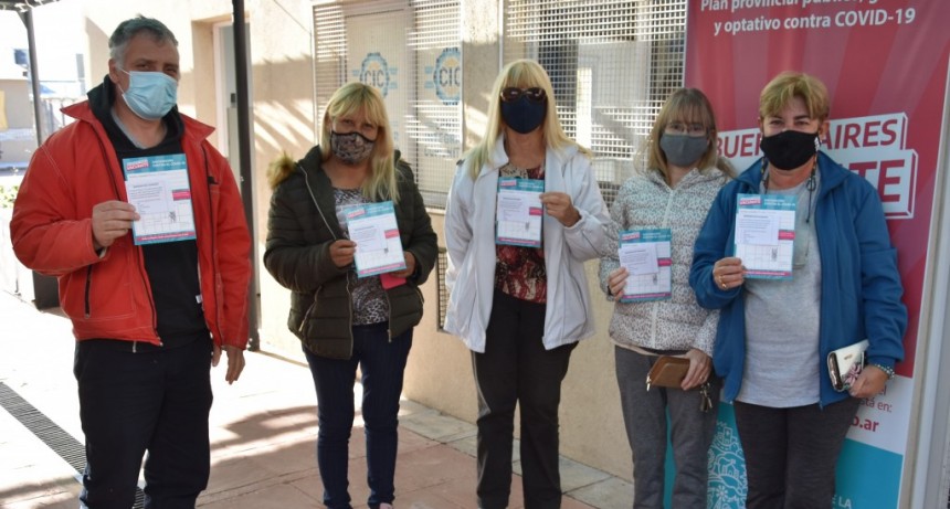TRES LOMAS SIGUE VACUNANDO CONTRA COVID-19