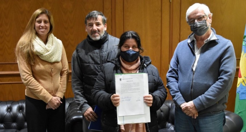 SE ENTREGARON NUEVAS ESCRITURAS DE VIVIENDAS