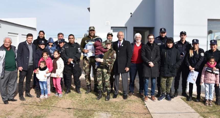 SE ENTREGARON LAS 10 NUEVAS VIVIENDAS CONSTRUIDAS ENTRE EL MUNICIPIO Y LA CAJA DE POLICÍA