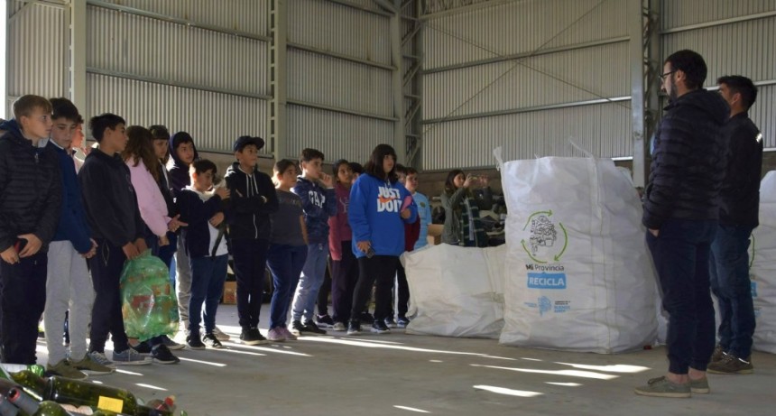 VISITA ESCOLAR A LA PLANTA DE TRATAMIENTO DE RESIDUOS