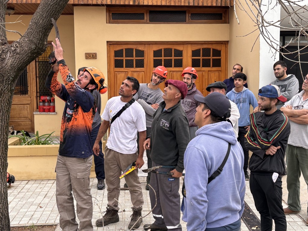 SE REALIZÓ UN CURSO DE PODA