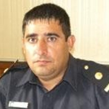 PORTANDO UN ARMA ASALTARON UN NEGOCIO