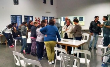 EL INTENDENTE CON VECINOS DEL BARRIO LA UNION