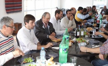 ROBERTO ALVAREZ SE REUNIRA CON LOS PERIODISTAS EL MARTES POR LA NOCHE