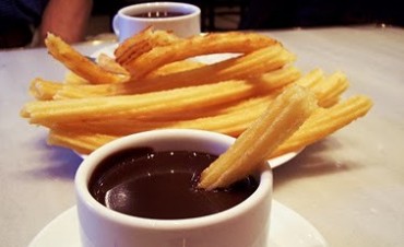 JUEGOS Y CHOCOLATE CON CHURROS EN LA CASA DE LAS HERMANAS