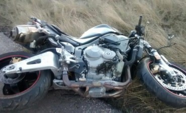 UNA PERSONA PERDIO LA VIDA AL ACCIDENTARSE CON SU MOTO EN EL ACCESO