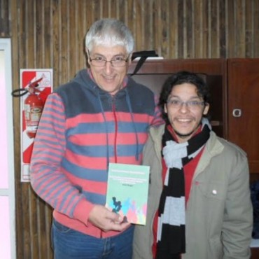 ARIEL ROGER PRESENTO SU LIBRO EN FM AMANECER