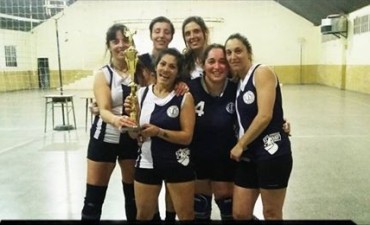 VOLEYBOL - EL EQUIPO FEMENINO DE UNION FUE CAMPEON EN LONQUIMAY