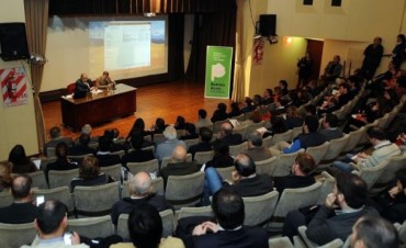 BARREIRO PARTICIPO EN JORNADA SOBRE SISTEMAS PRODUCTIVOS