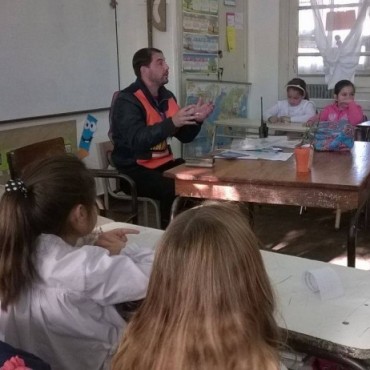 VISITAS DEL INSPECTOR DE TRÁNSITO A LAS ESCUELAS