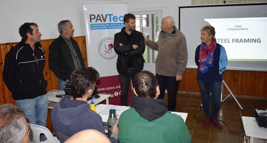 ALVAREZ PARTICIPO DEL INICIO DE LA CAPACITACION EN CONSTRUCCION EN SECO