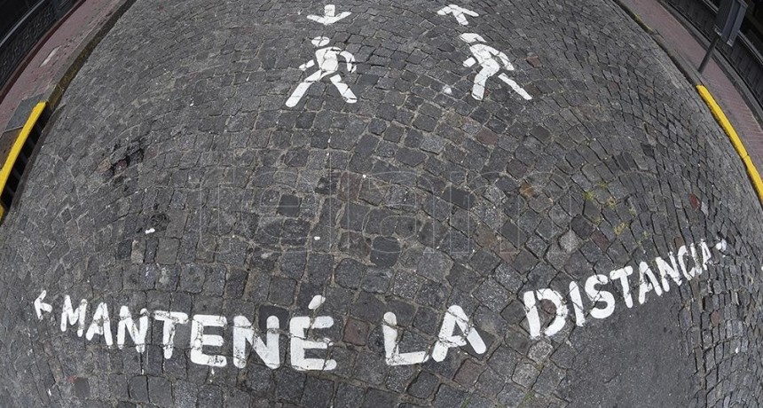 Las marcas y carteles que está dejando el coronavirus en las ciudades