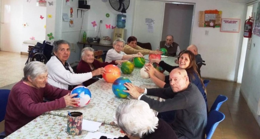 NUESTROS ADULTOS MAYORES EN MOVIMIENTO