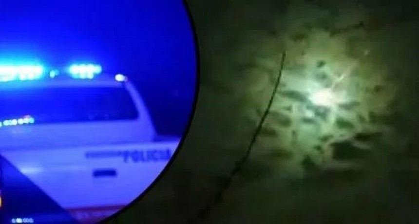 ¿METEORITO?: POLICÍA Y BOMBEROS EN LA ZONA DE LA EXPLOSIÓN EN ESTEBAN DE LUCA