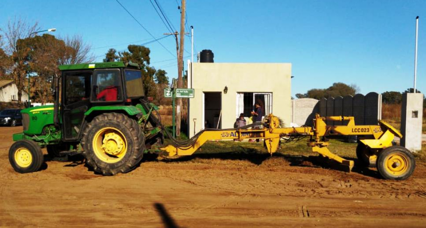 LIMPIEZA DE CORDONES CUNETAS Y MANTENIMIENTO DE CALLES