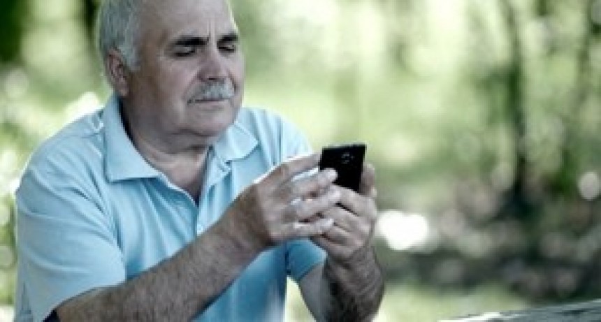 Las personas mayores sobrellevan la extensa cuarentena con paciencia, resignación y algunos miedos