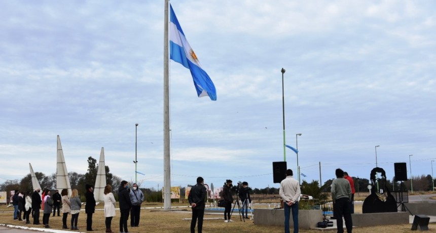 ACTO CONMEMORATIVO POR EL DÍA DE LA BANDERA