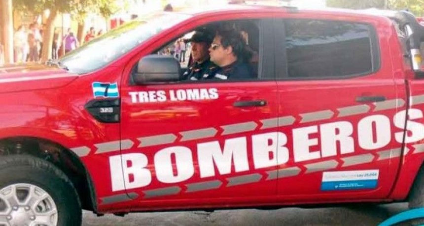 SE INCENDIO UN VEHICULO EN LA RUTA ENTRE LA PORTEÑA Y TRES LOMAS