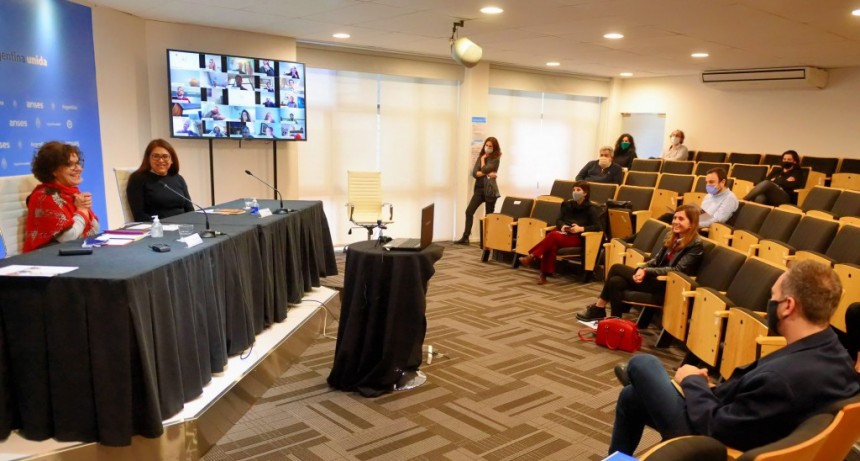 EL MINISTERIO DE LAS MUJERES REALIZÓ LA CAPACITACIÓN EN GÉNERO A LAS AUTORIDADES DE LA ANSES