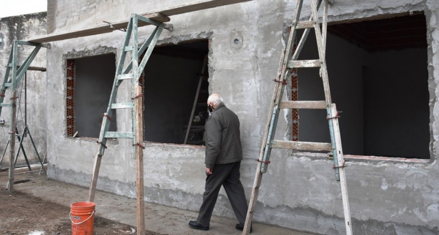 AVANZA A BUEN RITMO LA CONSTRUCCIÓN DE LAS NUEVAS AULAS EN EL CENTRO UNIVERSITARIO