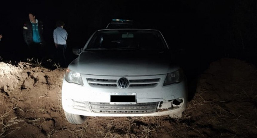 SECUESTRARON UN VEHICULO EN EL QUE QUISIERON INGRESAR DE MANERA ILEGAL A TRES LOMAS. CUATRO MENORES DEMORADOS.