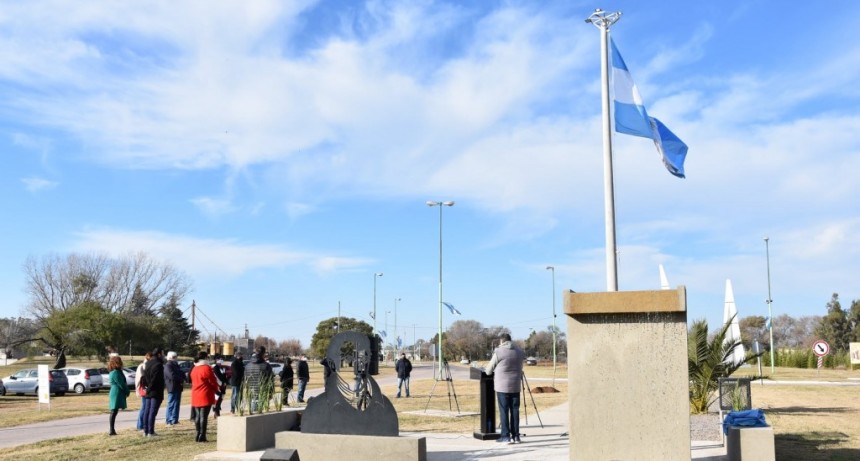ACTO CONMEMORATIVO POR EL DÍA DE LA BANDERA