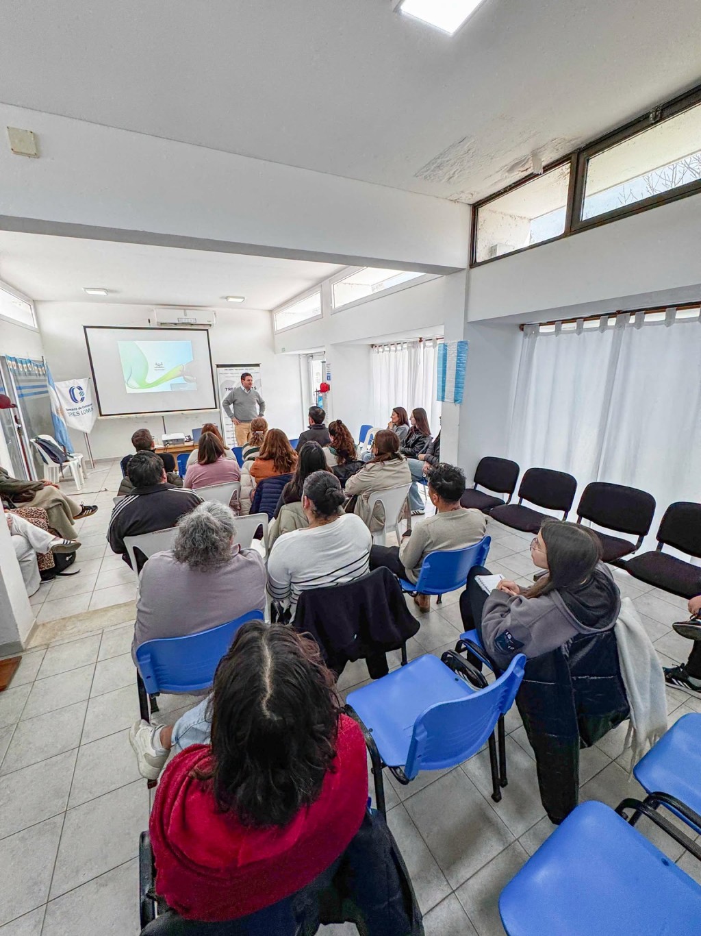 Jornada de capacitaci&oacute;n para comerciantes treslomenses