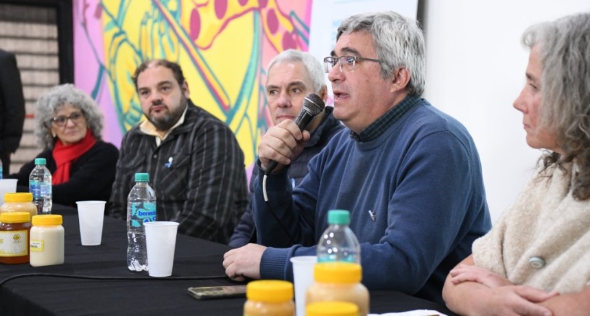 Javier Rodr&iacute;guez encabez&oacute; la apertura del 6&deg; Congreso Ap&iacute;cola del Periurbano: 