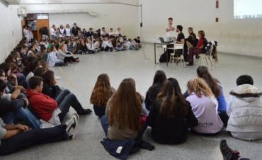 EL AREA DE LA JUVENTUD Y SUTEBA TRABAJAN CON JOVENES DE ESCUELAS SECUNDARIAS