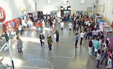 EXITOSA FERIA DE CIENCIAS DISTRITAL. PROYECTOS QUE PASAN A LA INSTANCIA REGIONAL.