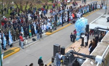 SE REALIZARON LOS FESTEJOS POR EL BICENTENARIO DE LA INDEPENDENCIA