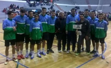 NACIONAL DE HANDBOL - EL EQUIPO TRESLOMENSE DESFILA EN LA CEREMONIA INAUGURAL
