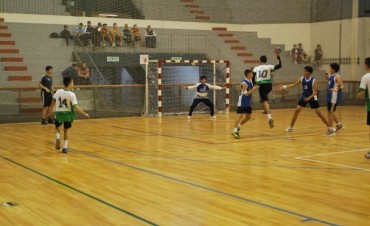 NACIONAL DE HANDBOL - TRES LOMAS CAYO CON UN EQUIPO DE MENDOZA