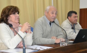EL INTENDENTE ANUNCIO UN 15 % DE AUMENTO PARA EMPLEADOS MUNICIPALES