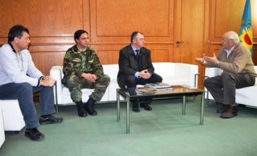 EL JEFE REGIONAL DEL COMANDO DE SEGURIDAD RURAL VISITO TRES LOMAS