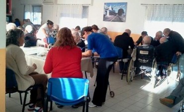 TARDE RECREATIVA CON ABUELOS DEL HOGAR DE ANCIANOS