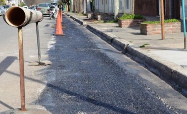 AVANZAN CON LA OBRA DE REPARACION DE PAVIMENTOS