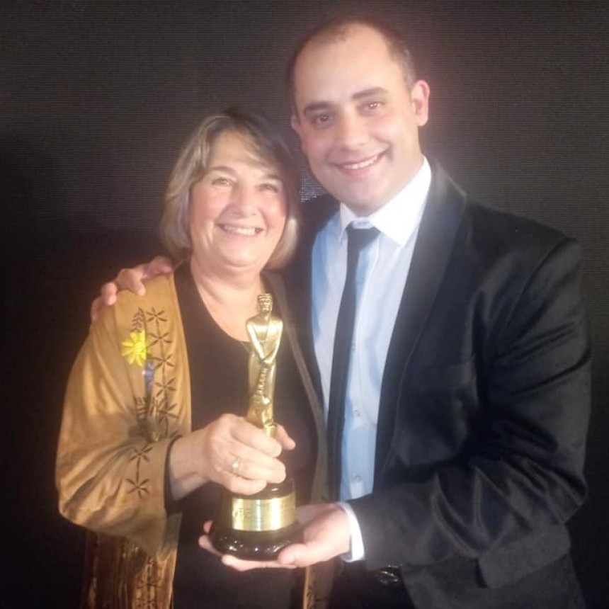 SEBASTIAN BENEITEZ RECIBIO EL MARTIN FIERRO FEDERAL EN RIO HONDO