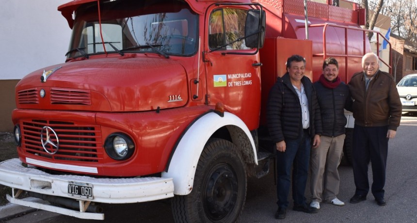 ENTREGARON UN CAMION REGADOR PARA INGENIERO THOMPSON