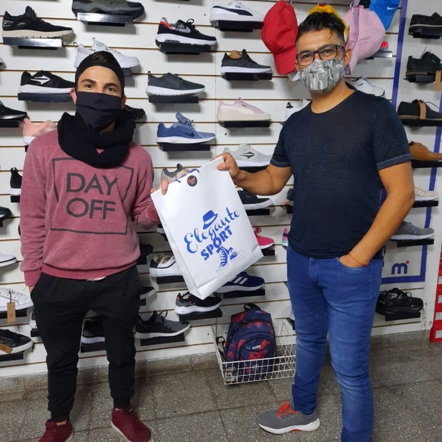 ELEGANTE SPORT HIZO ENTREGA DEL PREMIO POR EL DÍA DEL AMIGO
