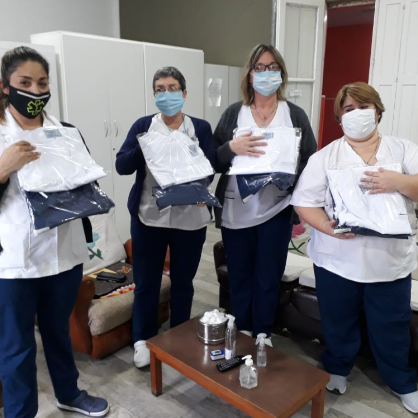 CONTINÚA LA ENTREGA DE ROPA DEL PRESENTE AÑO
