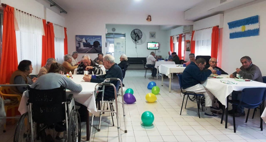 DÍA DEL AMIGO EN LOS HOGARES DEL HOSPITAL MUNICIPAL