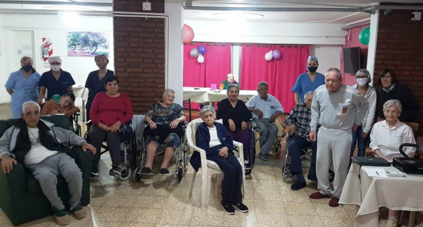 CINE EN LOS HOGARES DE NUESTRO HOSPITAL MUNICIPAL