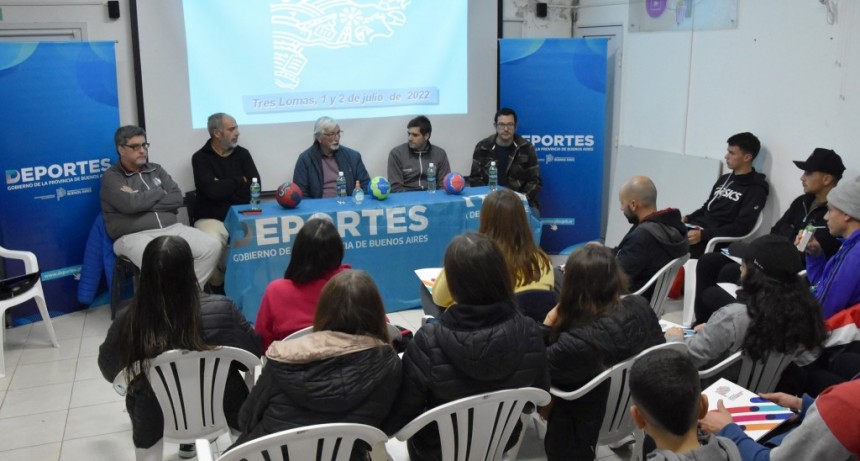 CAPACITACIÓN EN HANDBALL INDOOR Y BEACH HANDBALL