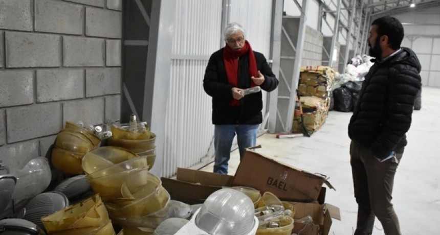 LA PLANTA DE TRATAMIENTO DE RESIDUOS YA TRABAJA CON ENFARDADO Y CLASIFICACIÓN DE MATERIALES