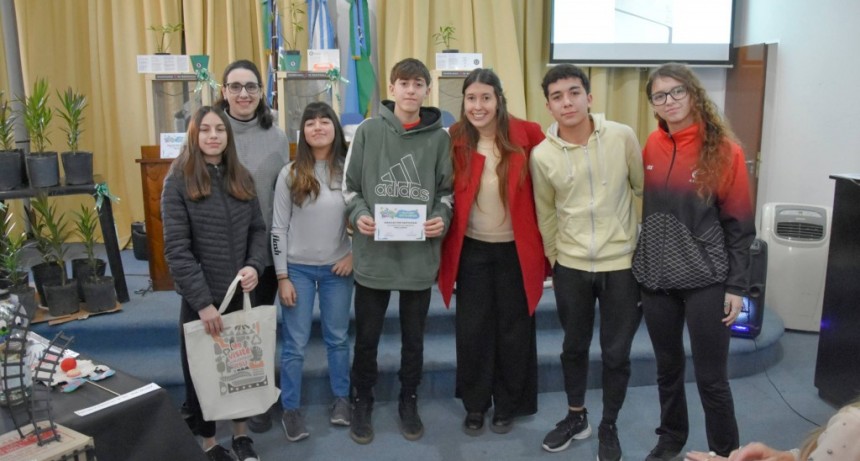 ENTREGA DE PREMIOS DEL CONCURSO POR EL DÍA MUNDIAL DEL AMBIENTE