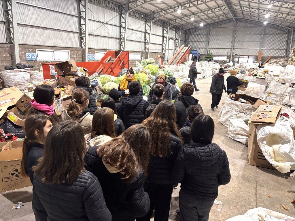 Alumnos de la Escuela T&eacute;cnica visitaron la Planta de RSU