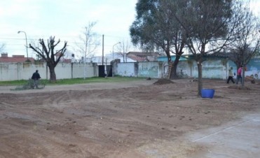 LA MUNICIPALIDAD REALIZO TRABAJOS EN LA ESCUELA 2