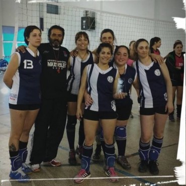 EL VOLEY FEMENINO DE UNION FUE SUBCAMPEON EN SANTA ROSA